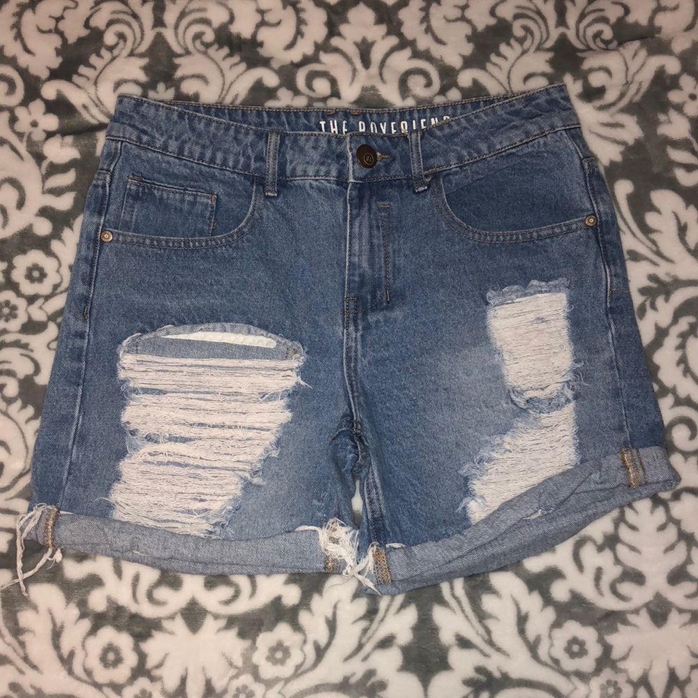 Distressed Boyfriend Jean Shorts!
